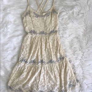 Abercrombie Lace White And Blue Embroidered Dress